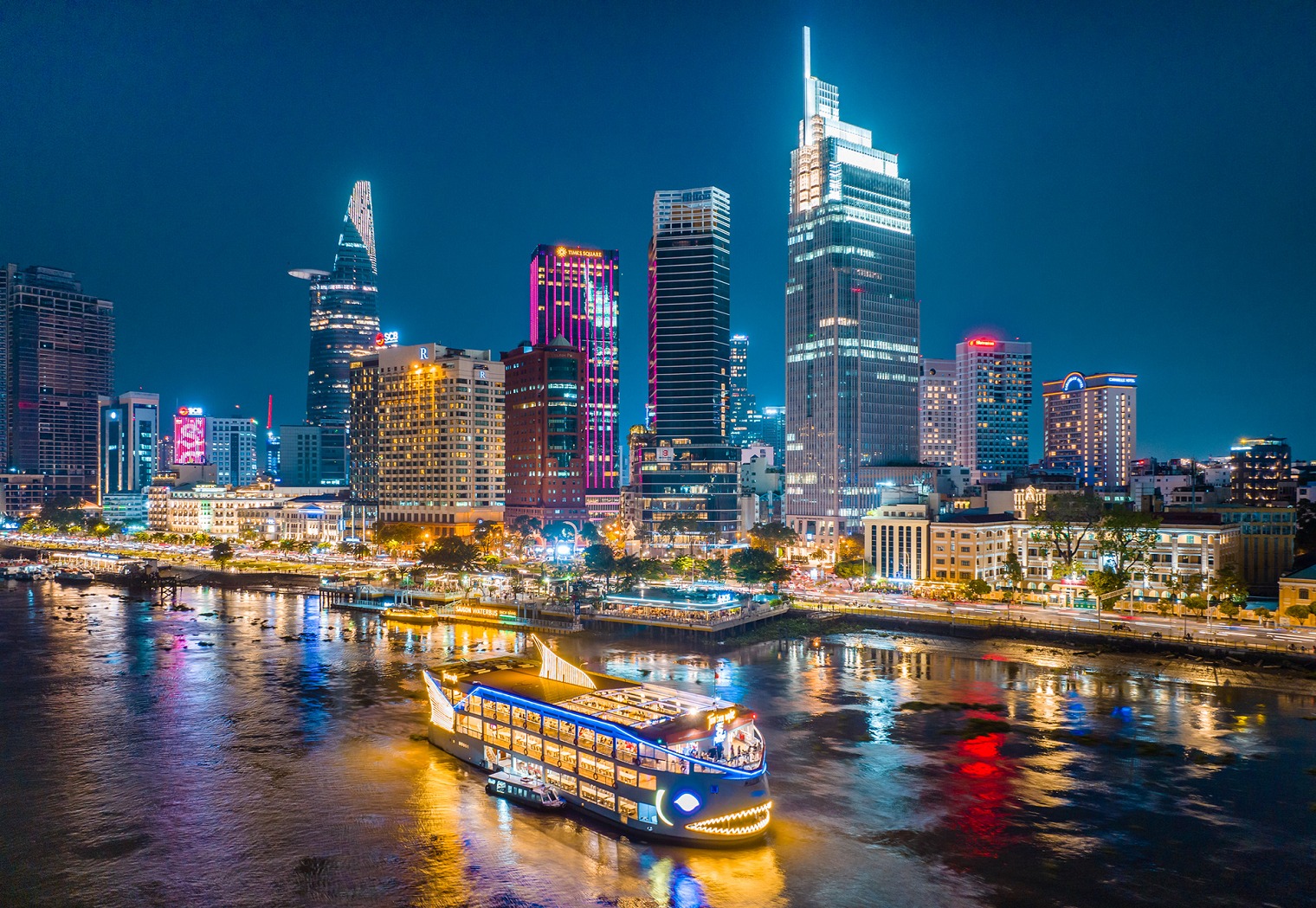 Ăn tối du thuyền