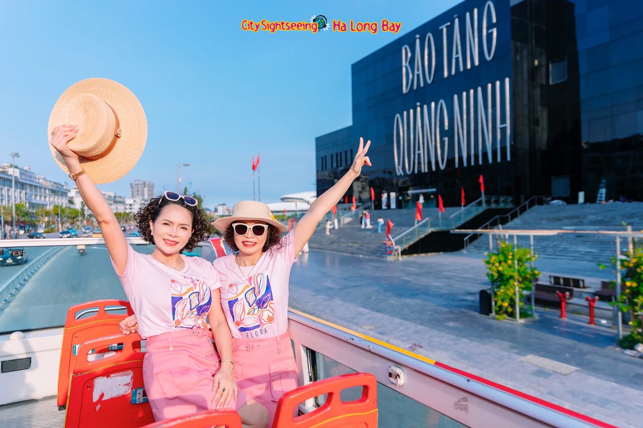 Mua vé xe buýt 2 tầng Hạ Long