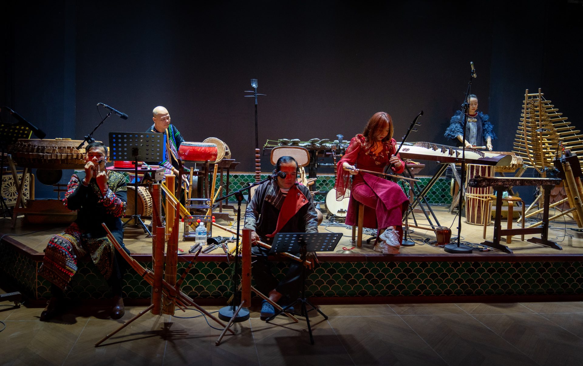 Chow Show, Show trình diễn hơn 30 nhạc cụ tại Tp.HCM