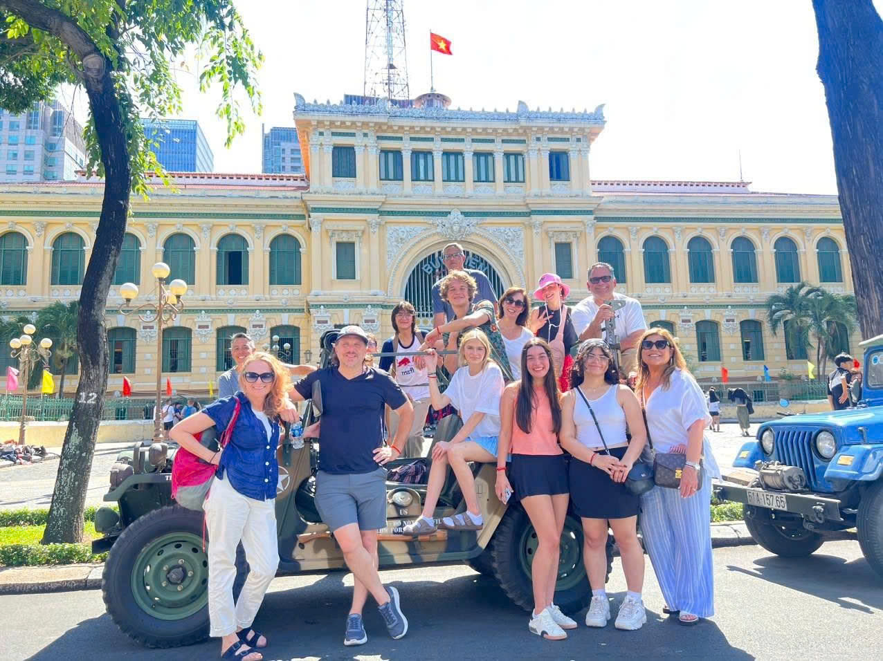 Tour xe jeep Sài Gòn
