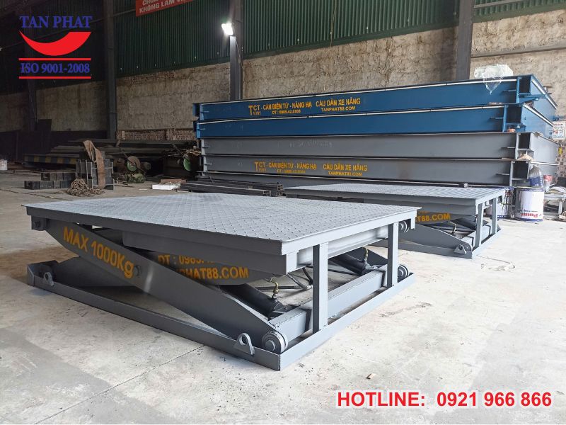Lựa chọn bàn nâng thủy lực phù hợp cho nhà xưởng