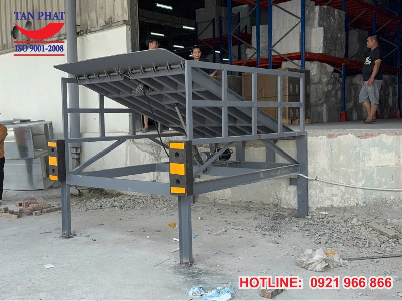 Thông số kỹ thuật dock leveler 3 tấn được lắp đặt