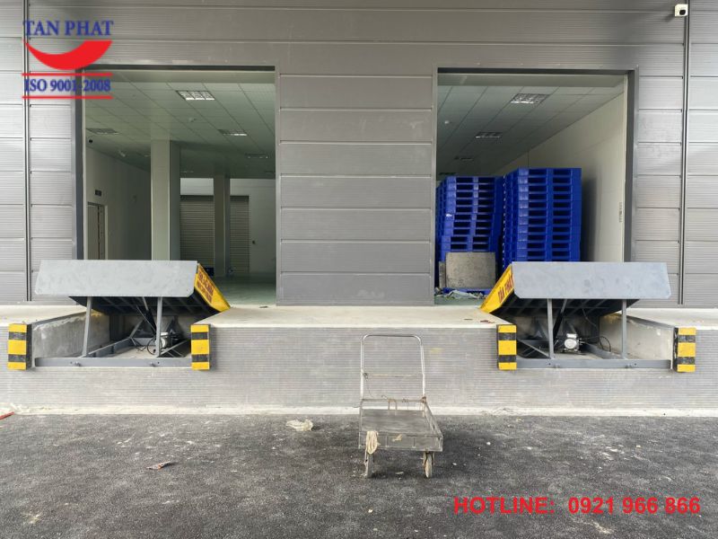 Báo giá sàn nâng thủy lực