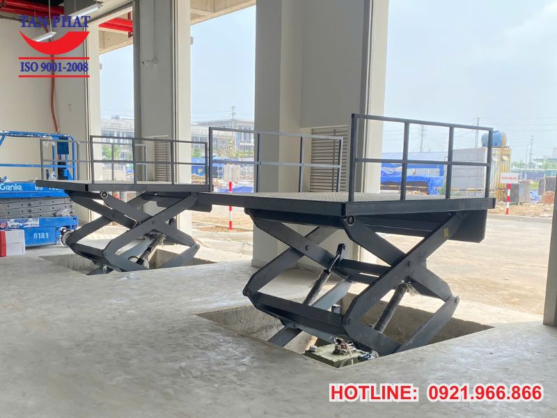 Bàn nâng thủy lực 2 tấn thiết kế đa dạng