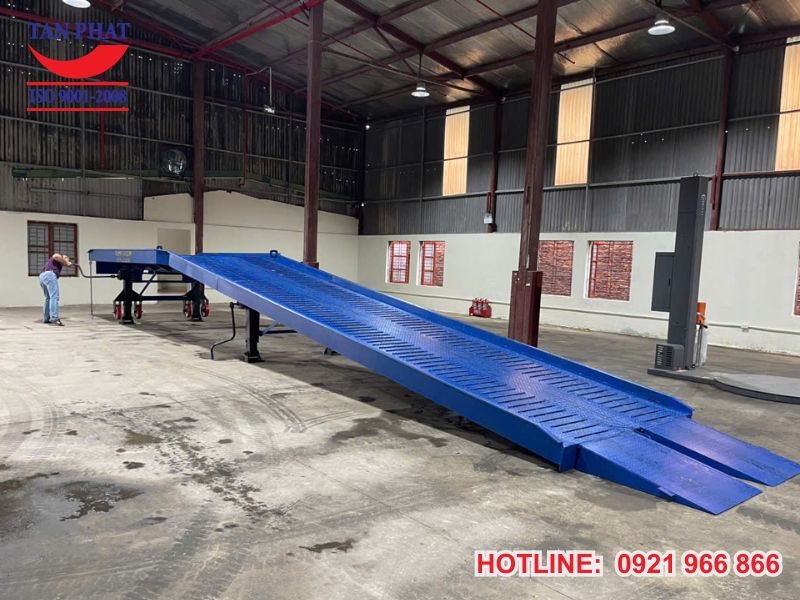 Cầu dẫn xe nâng tại Nghệ An