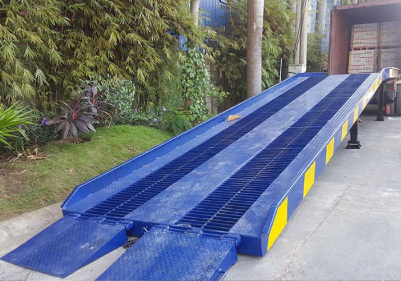 Kinh nghiệm mua cầu dẫn xe nâng container chất lượng