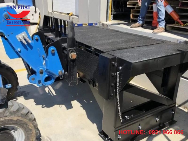 Dock đang được lắp đặt hoàn thiện để đưa vào sử dụng