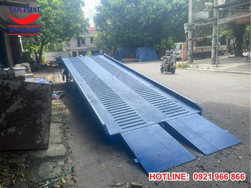 Cầu dẫn xe nâng 10 tấn được bàn giao tại Bắc Ninh