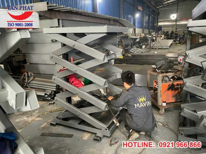 Gia công khung sườn, hệ thống thủy lực bàn nâng