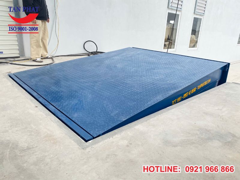 Kết cấu mặt sàn nâng dock leveler lắp đặt tại Yên Dũng