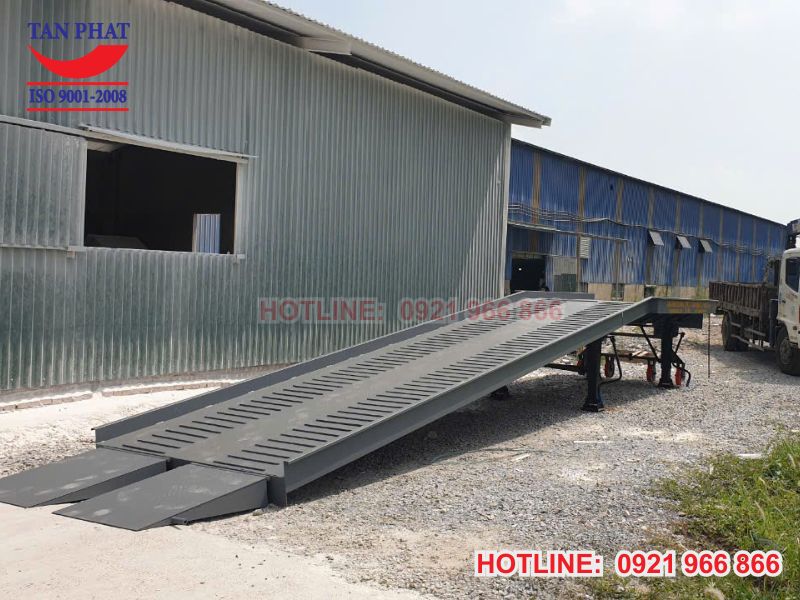 Bàn giao cầu dẫn xe nâng 8 tấn tại Phú Xuyên, Hà Nội