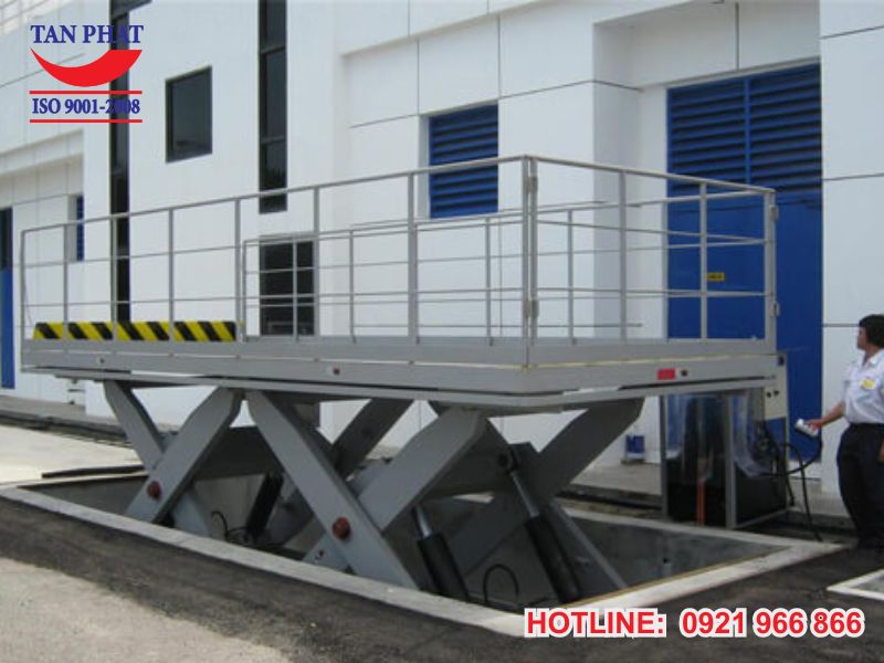 Cấu tạo của bàn nâng hạ thủy lực âm nền