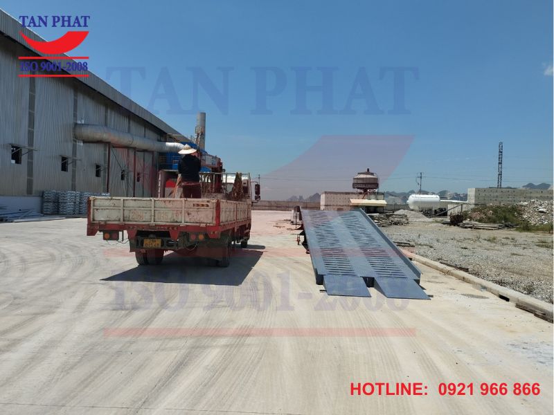 Cầu xe nânng được vận chuyển tới địa chỉ quý khách hàng yêu cầu