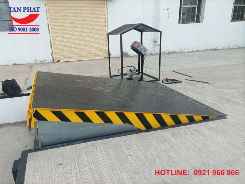 Dock leveler 10 tấn