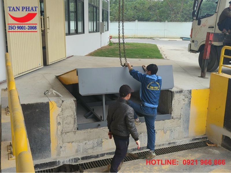 Tân Phát hoàn thiện lắp đặt sàn nâng 8 tấn cho quý khách hàng ở Hà Nội