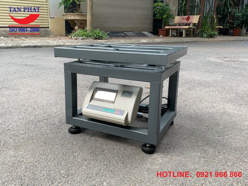 Cân điện tử ghế ngồi với thiết kế khung thép chắc chắn, bền bỉ