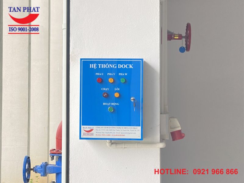 Bảng điều khiển dock leveler tự động