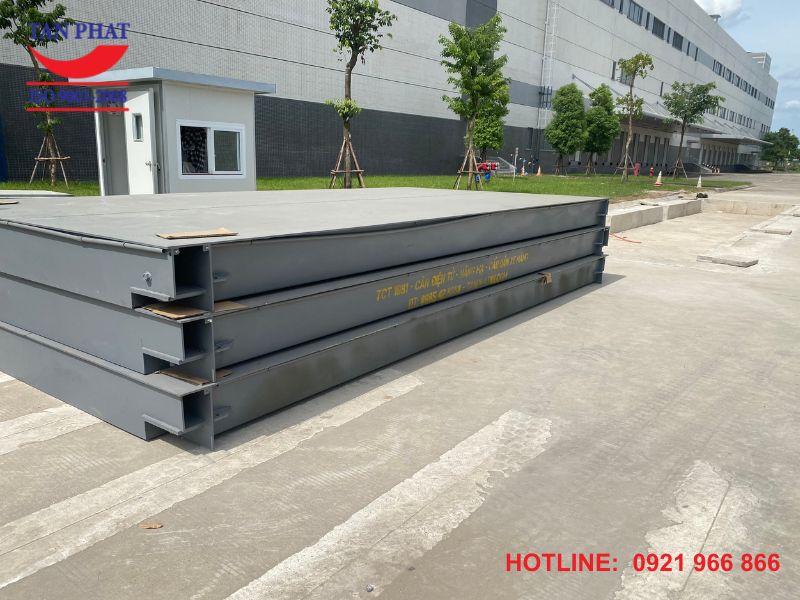 Bàn cân được vận chuyển tới Hà Nam