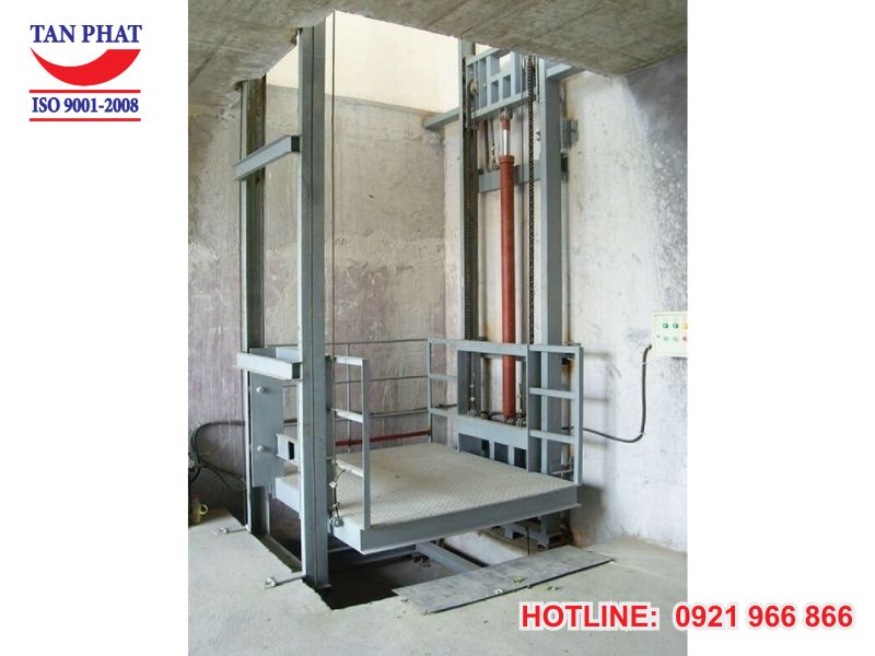 Thang nâng hàng lắp đặt trọn gói