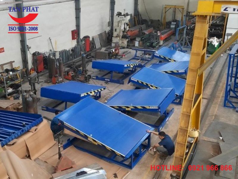 Xưởng sản xuất Dock Leveler của Tân Phát tại Hà Nội