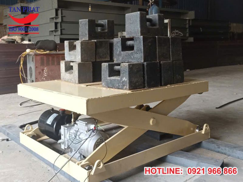 Tính năng an toàn của bàn nâng 1 trục