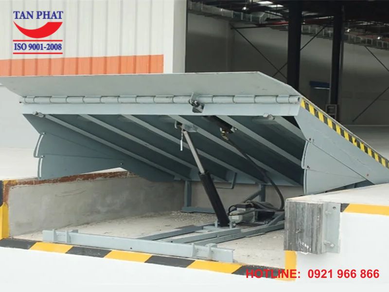 Sàn nâng thủy lực với hệ thống thủy lực 1 xilanh