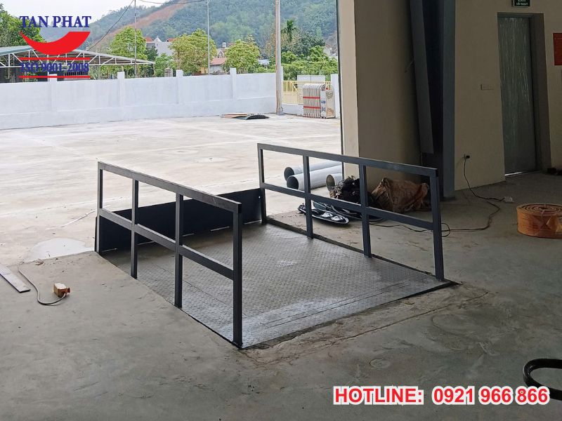 Thi Công Lắp Đặt Bàn Nâng Thủy Lực 1500kg Tại Bắc Kạn