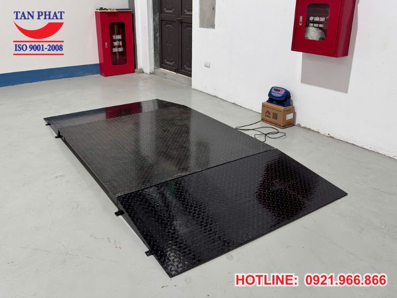 Ưu điểm nổi bật của cân sàn 1.5m x 1.5m 2 tấn kèm dốc lên xuống