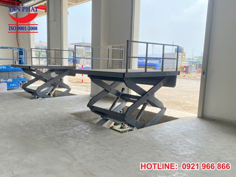 So sánh dock leveler và bàn nâng thủy lực?