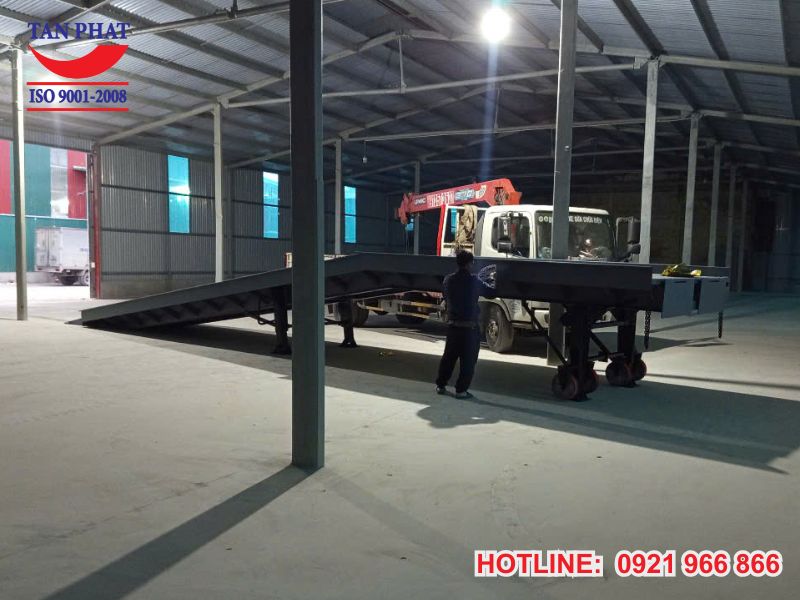 Bàn giao cầu dẫn xe nâng 12 tấn với thiết kế bền bỉ, vững chắc