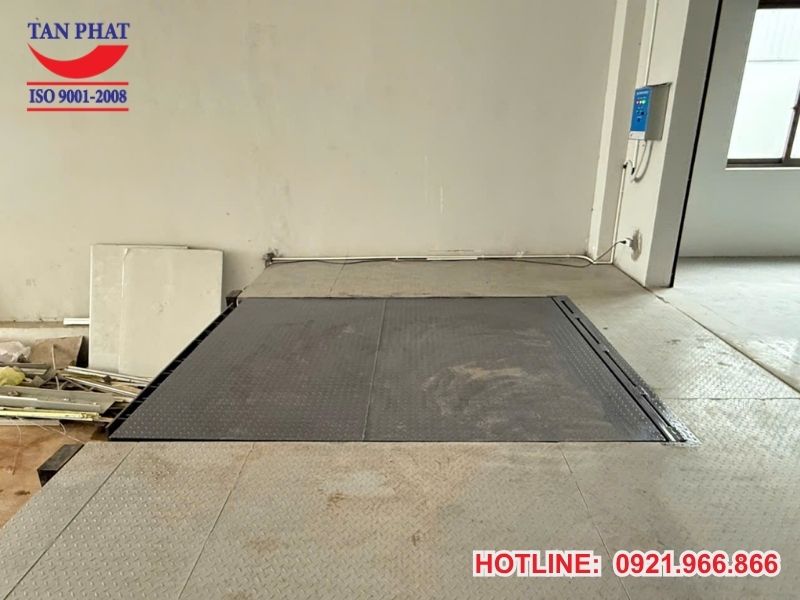 Hình ảnh thực tế dự án dock leveler 8 tấn lắp đặt tại Ninh Bình