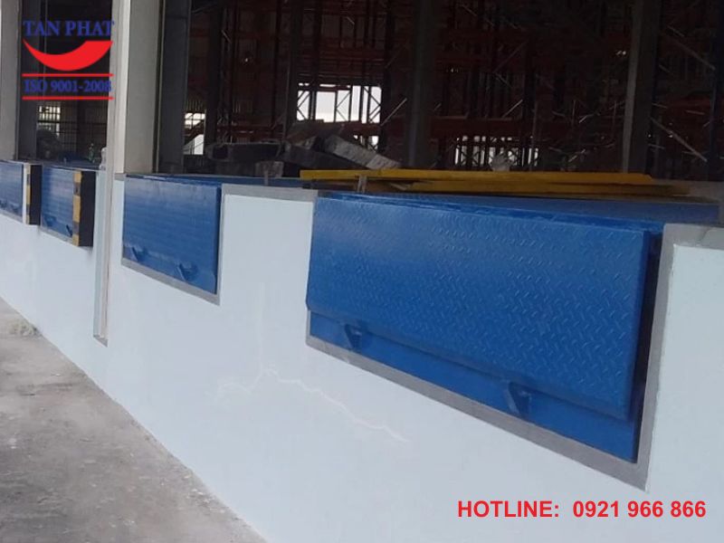 Sàn nâng thủy lực 8 tấn