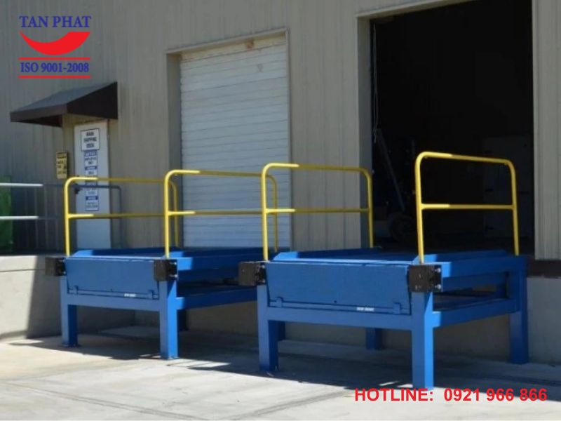 Sàn nâng thủy lực di động