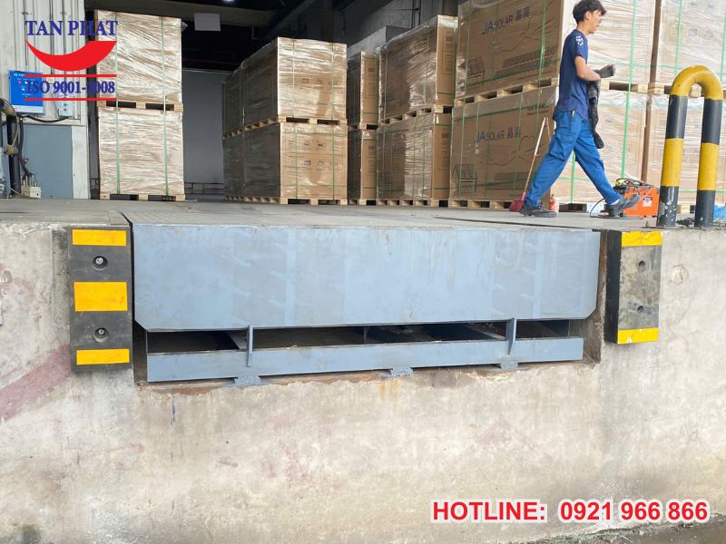 Hình ảnh thực tế sàn nâng hàng