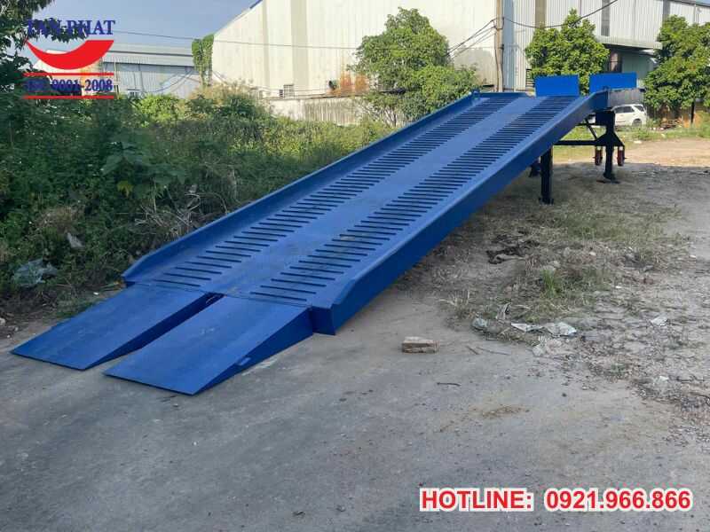 Cầu dẫn xe nâng tại Cao Bằng