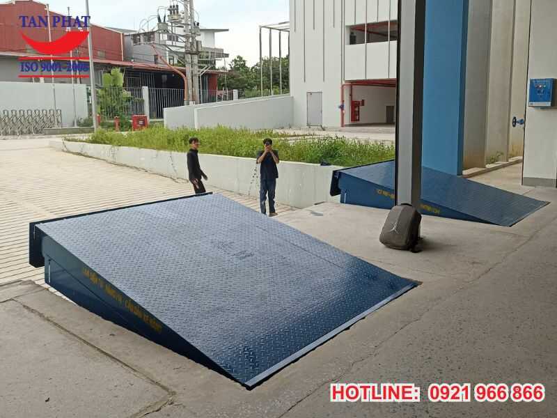 Dock Leveler – Giải Pháp Kết Nối Giữa Xe Tải Và Sàn Kho