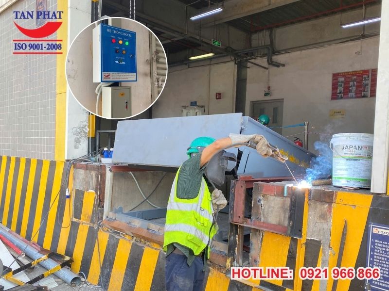 Lắp đặt hộp điều khiển nâng hạ sàn tự động