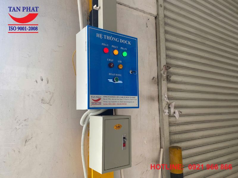 Lắp đặt tủ điều khiển nâng hạ sàn