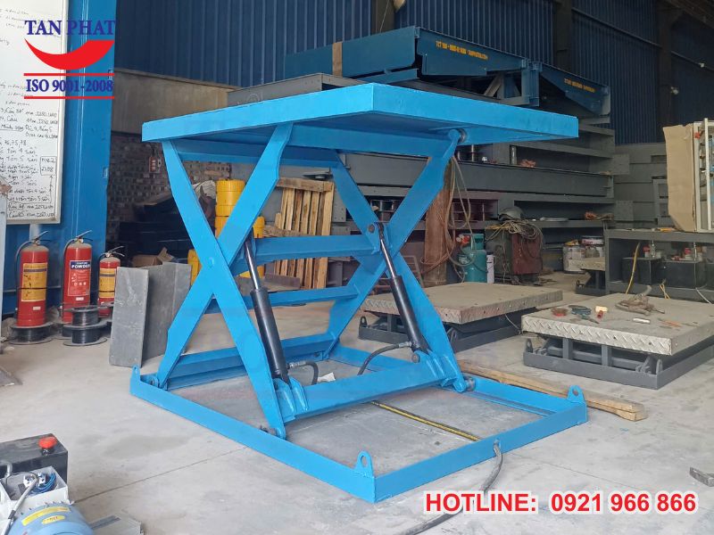 Giá cả bàn nâng thủy lực hợp lý, công khai