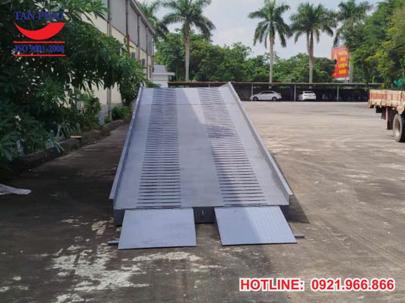 Hình ảnh thực tế dự án cầu dẫn xe nâng 8 tấn tại Thái Bình