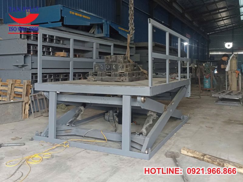 Ứng dụng thực tế của bàn nâng thủy lực cắt kéo?