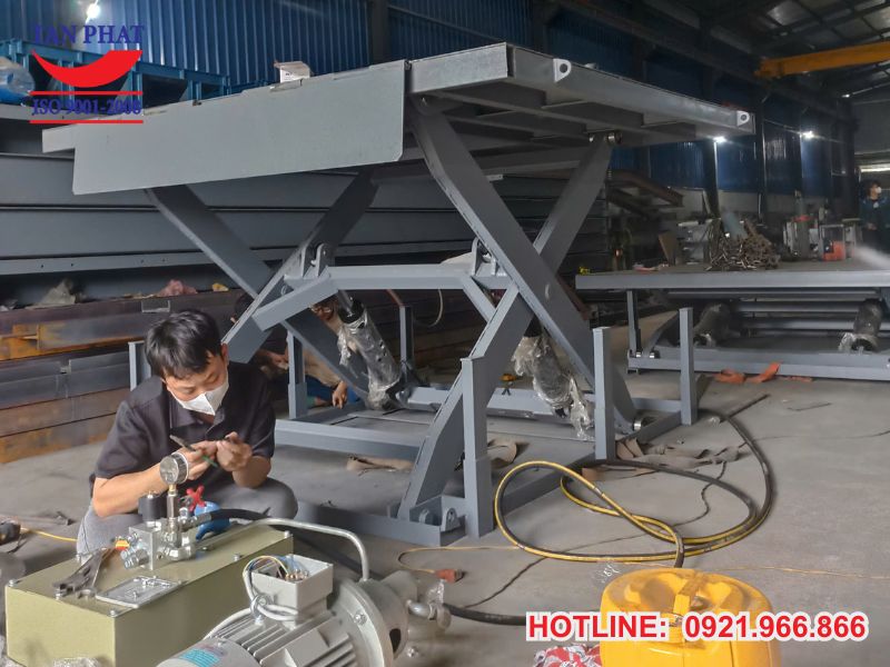 Đơn vị sản xuất, cung cấp bàn nâng thủy lực siêu trọng uy tín