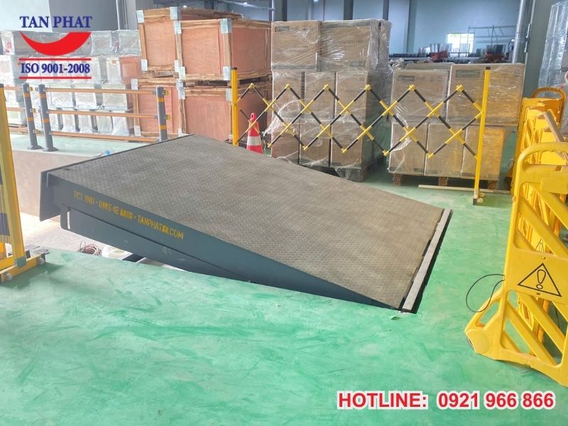 Hoàn thiện bàn giao dock leveler 6 tấn cho quý khách hàng