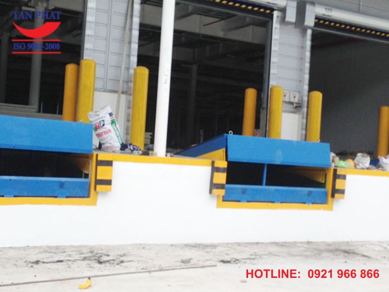 Dock Leveler loại 8 tấn