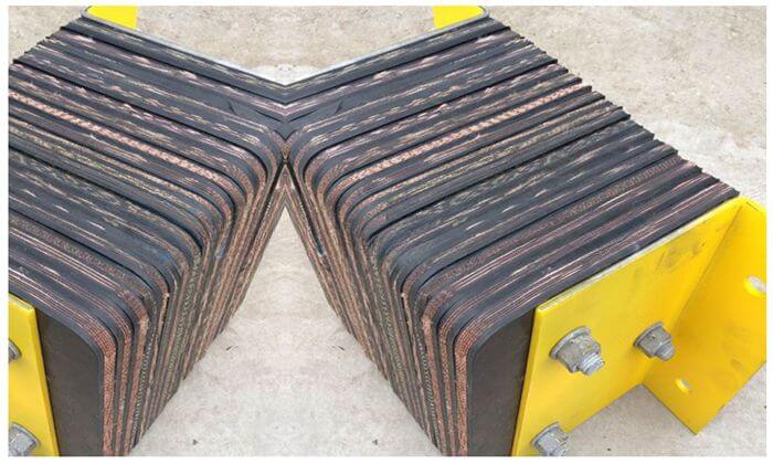 Thanh cao su giảm chấn được tạo thành từ nhiều lớp để tăng độ chắc chắn, bền bỉ.