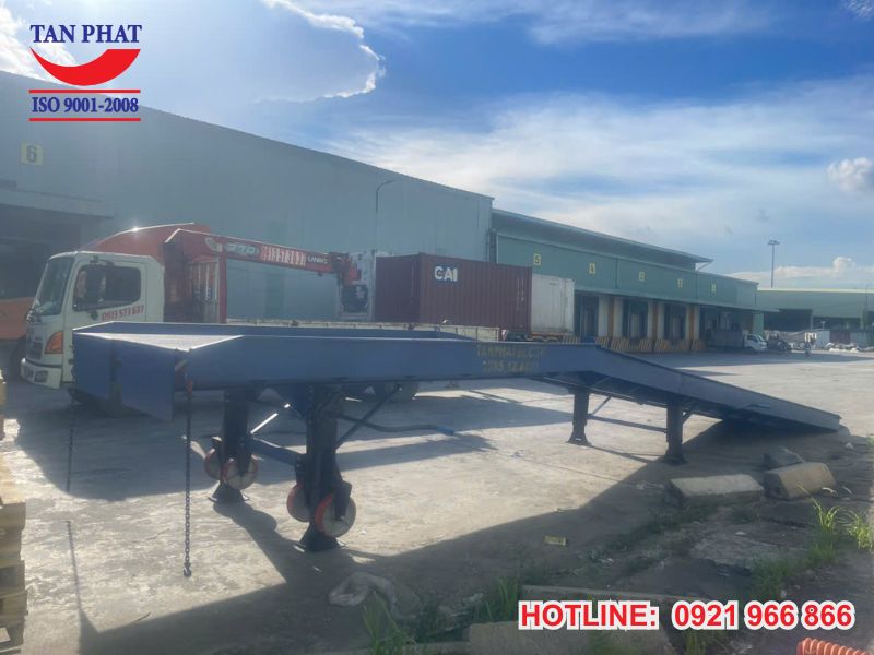 Hình ảnh thực tế bàn giao cầu container tại Hải Phòng