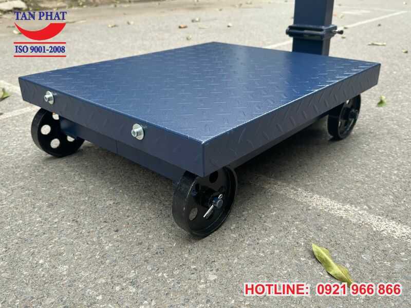 Hệ thống bánh xe giúp di chuyển cân bàn dễ dàng, linh hoạt
