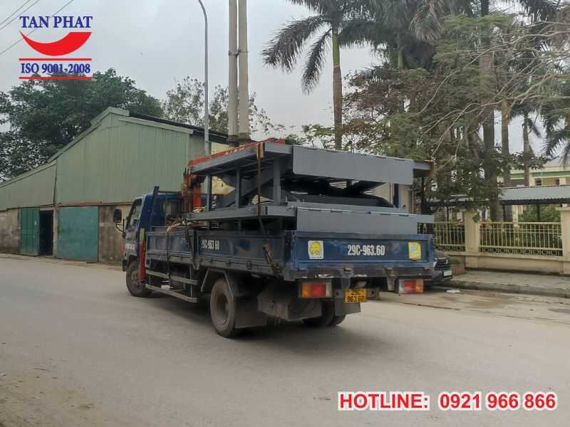 Bàn nâng được vận chuyển tới Hưng Yên