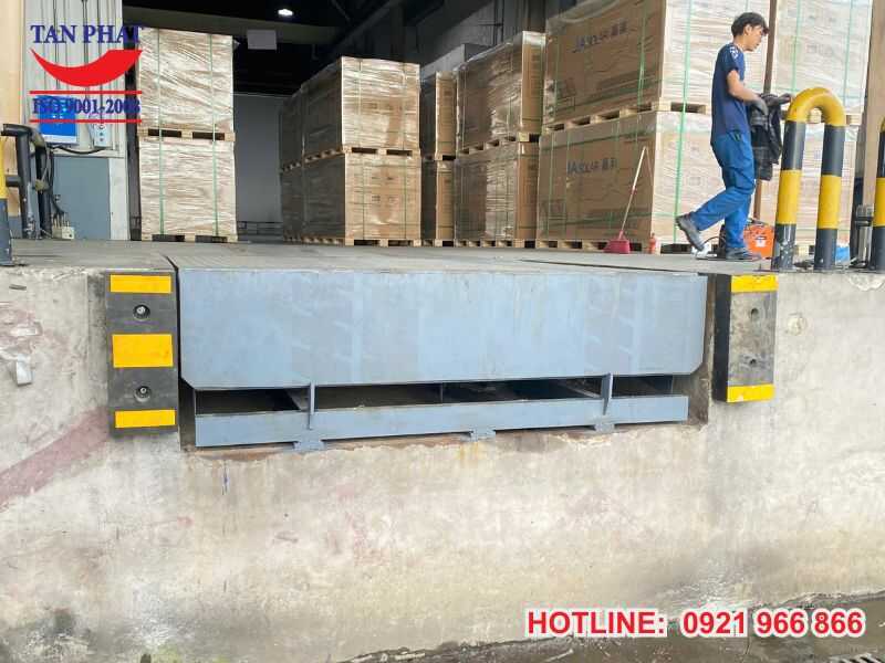 Sàn Nâng Thủy Lực 10 Tấn Mặt Sàn 2000x2000mm