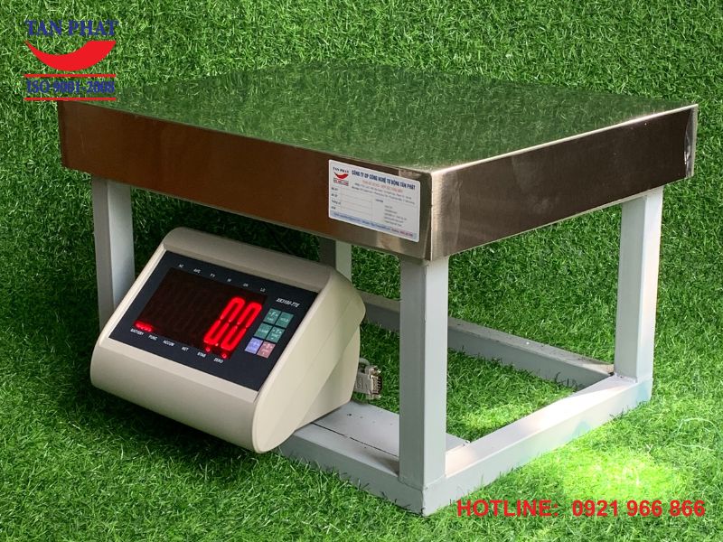 Hình ảnh thực tế cân động vật chốt số 300KG XK3190-T7E